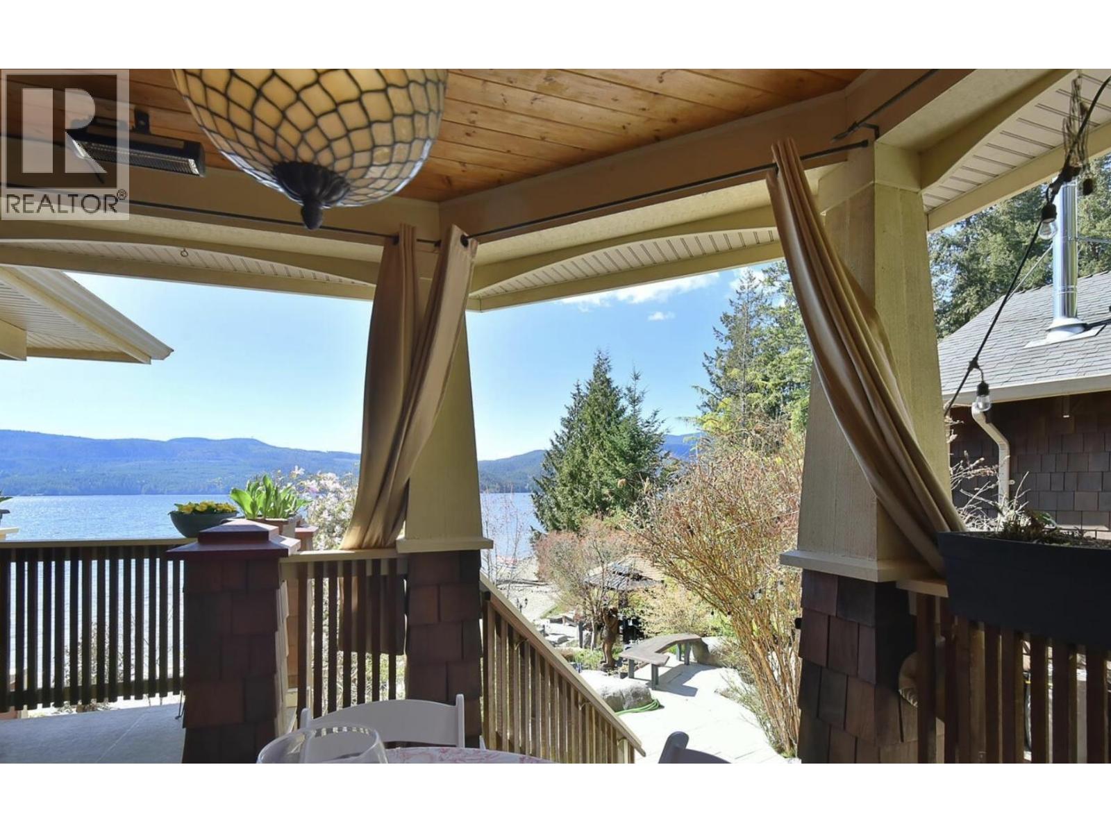 7545 ISLETS PLACE, Sechelt