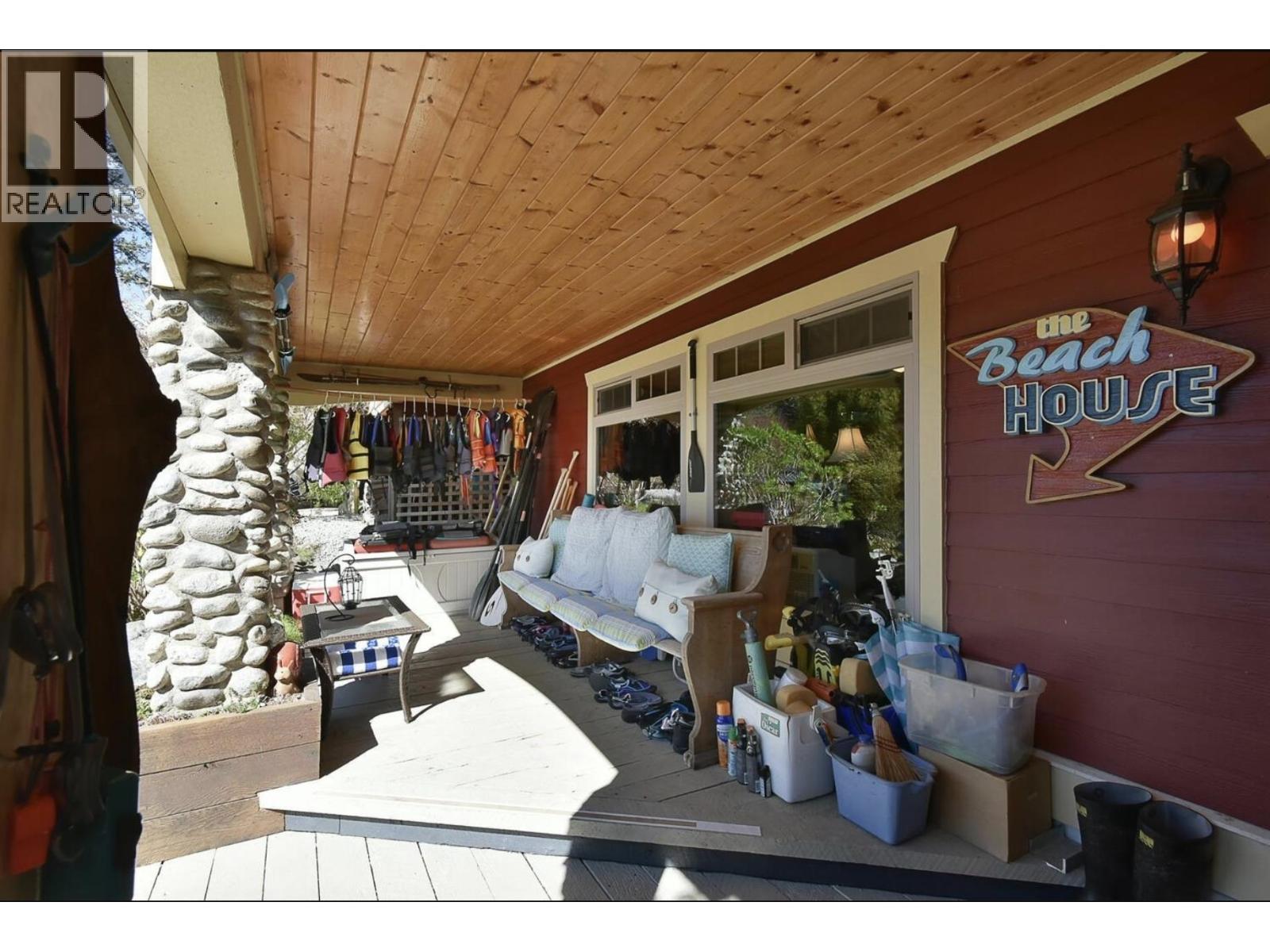 7545 ISLETS PLACE, Sechelt