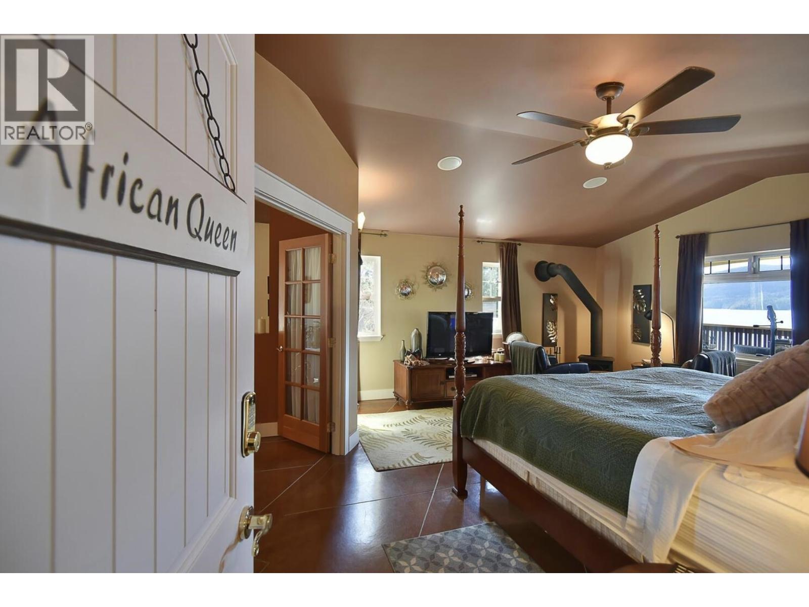 7545 ISLETS PLACE, Sechelt