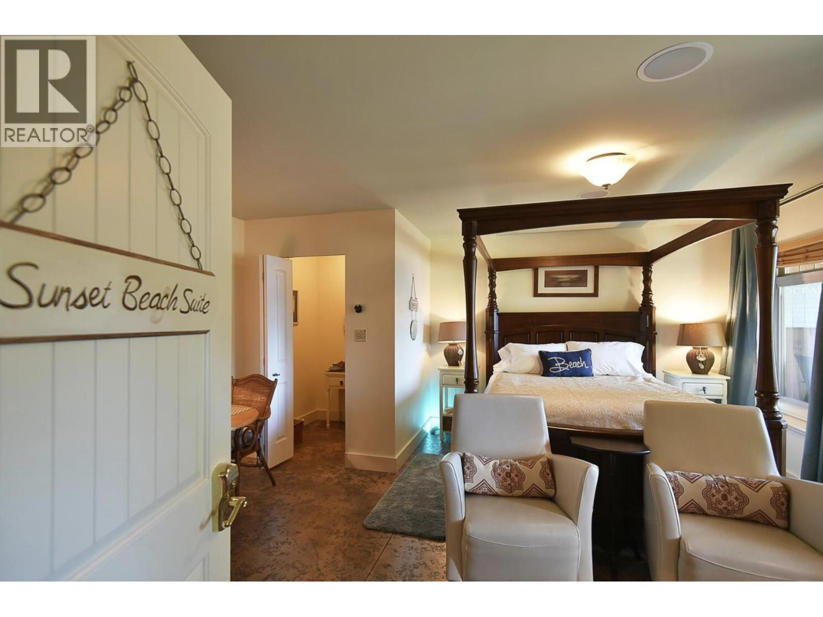 7545 ISLETS PLACE, Sechelt