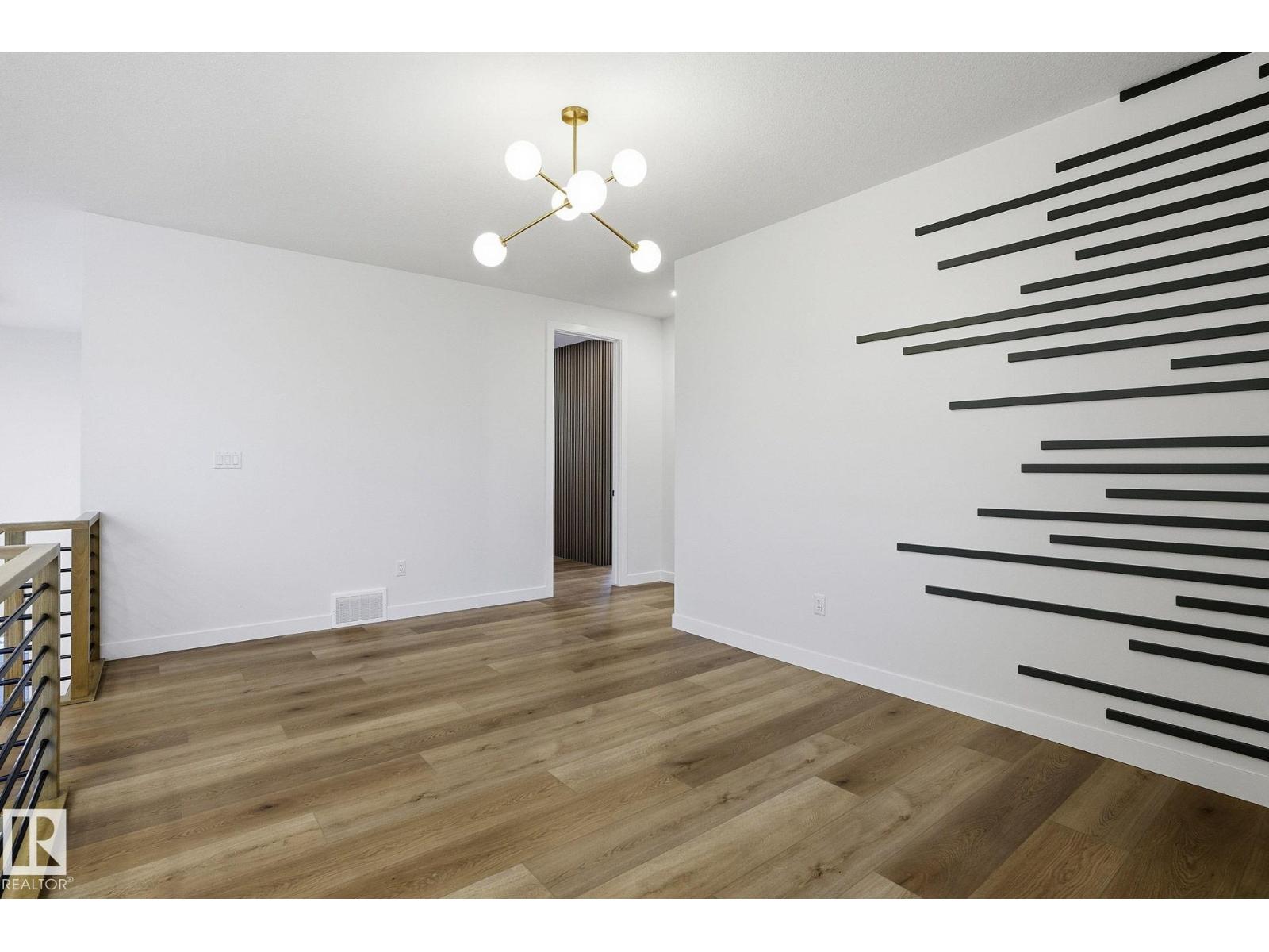 6408 26 ST NE - 20