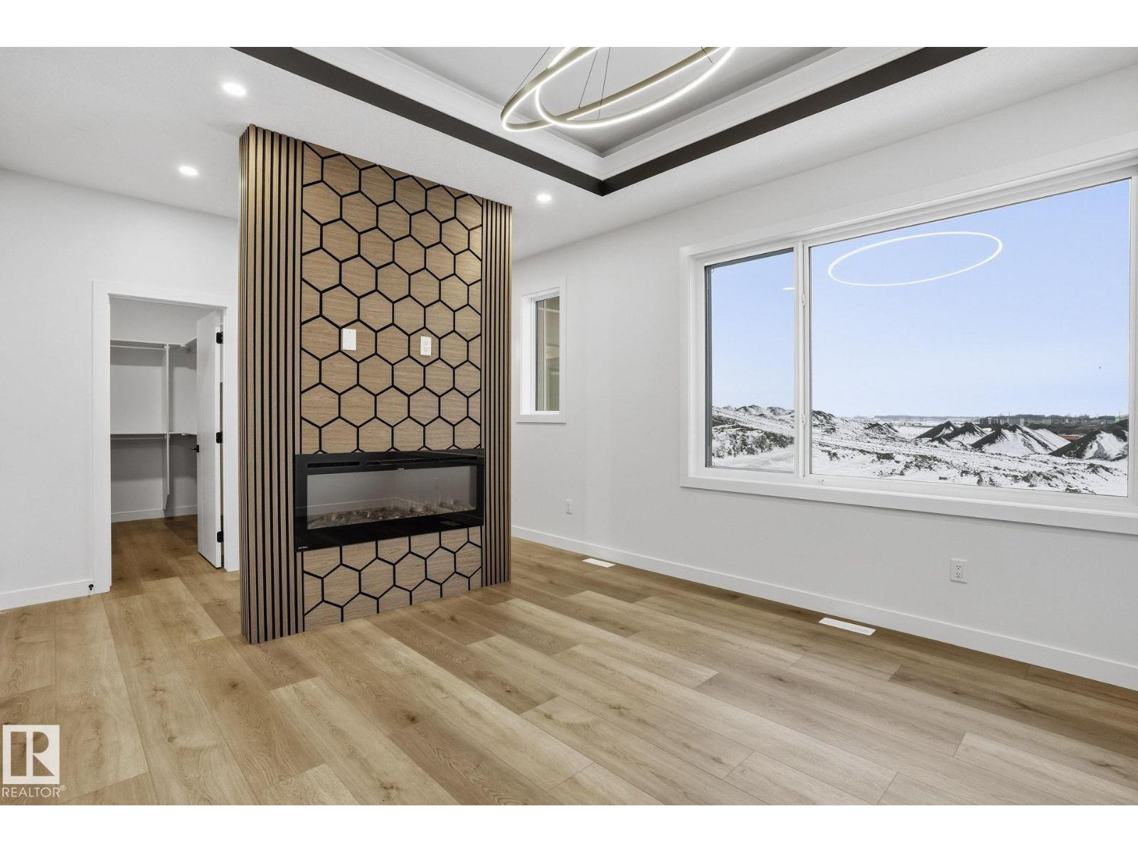 6408 26 ST NE - 22