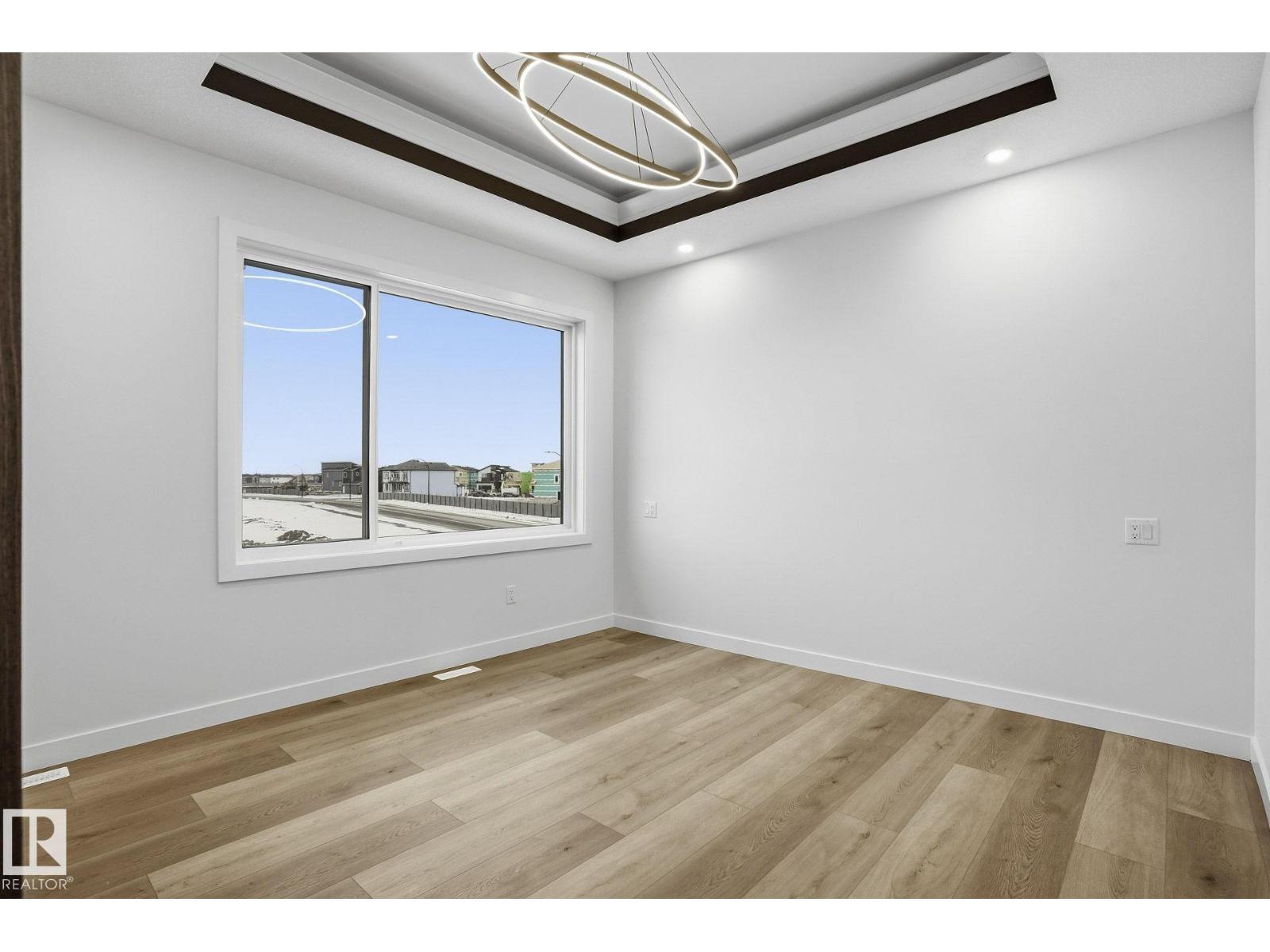 6408 26 ST NE - 24