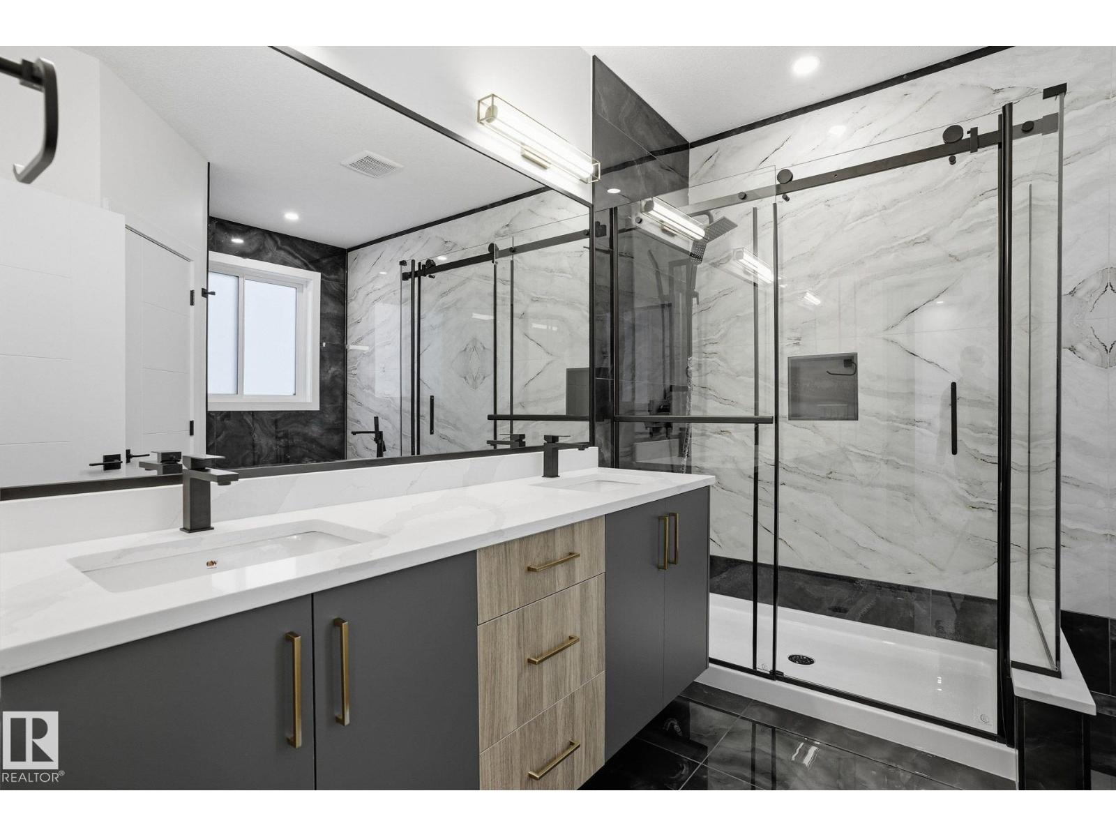 6408 26 ST NE - 25