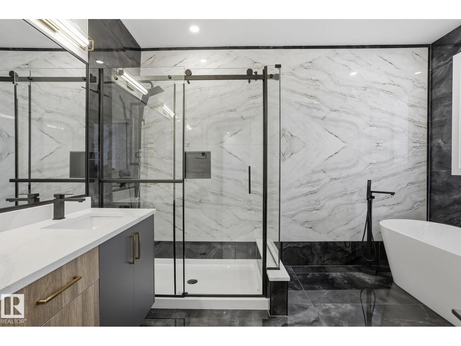 6408 26 ST NE - 27