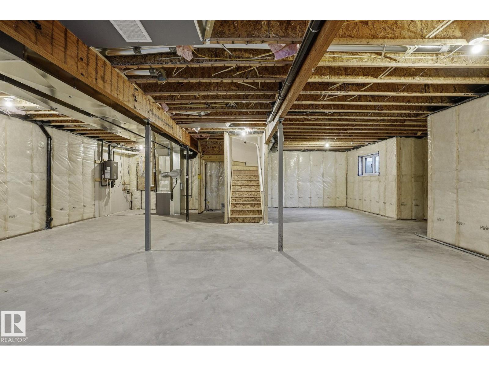 6408 26 ST NE - 35