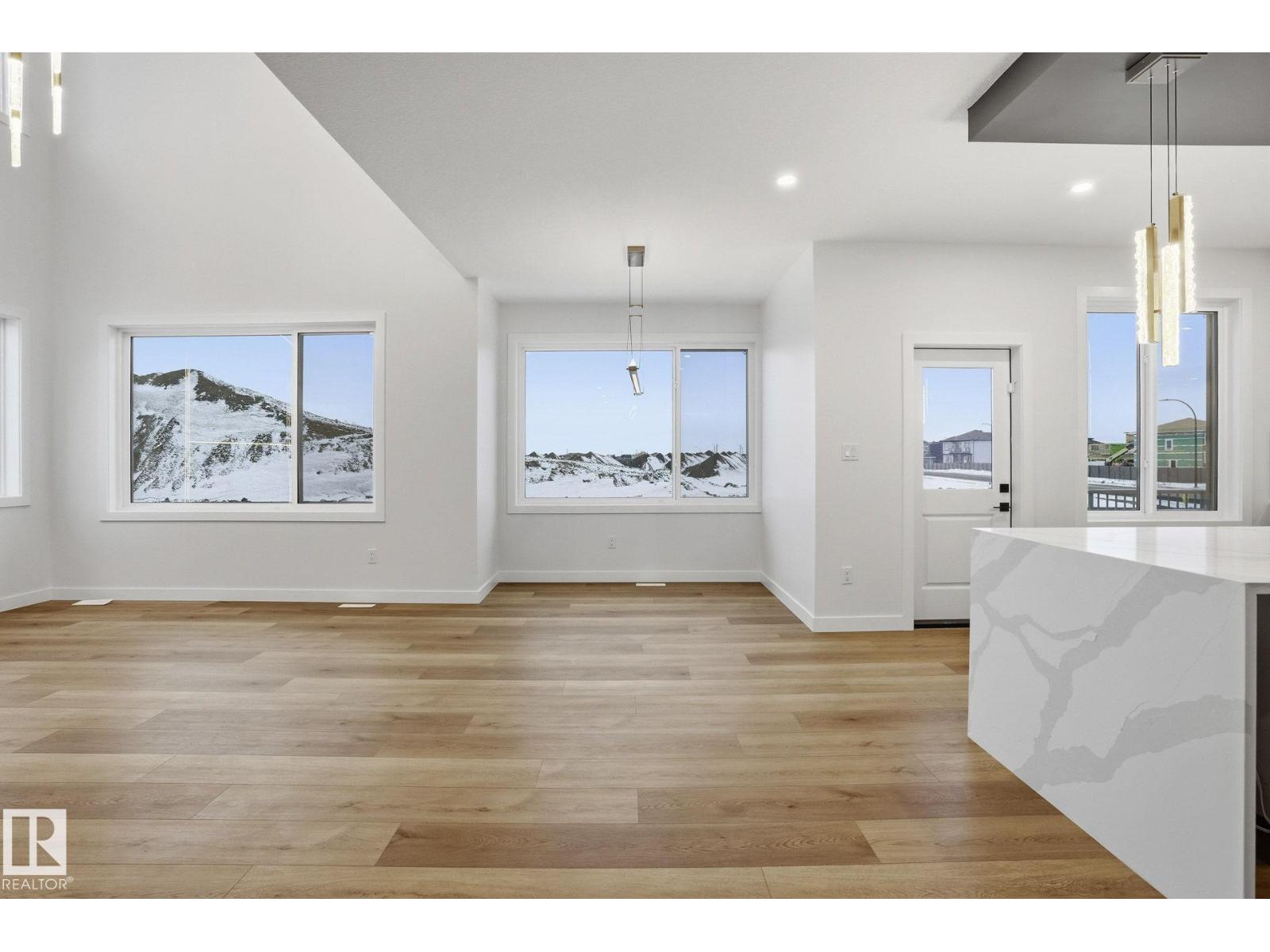 6408 26 ST NE - 4