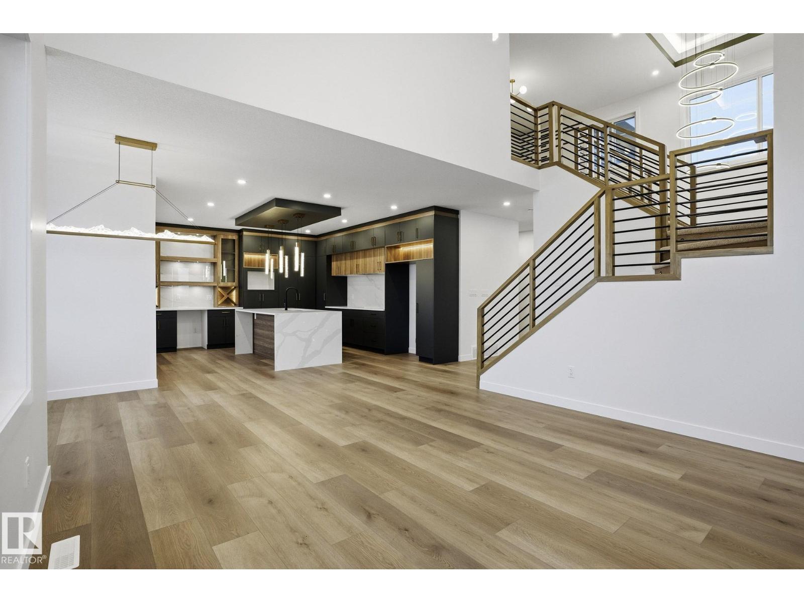 6408 26 ST NE - 7