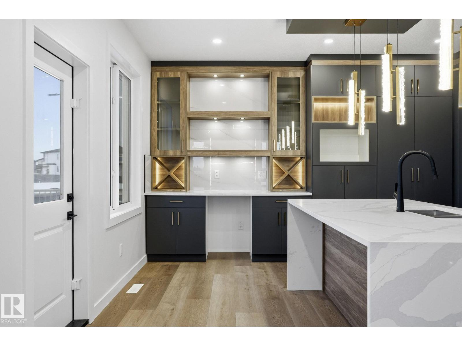 6408 26 ST NE - 9