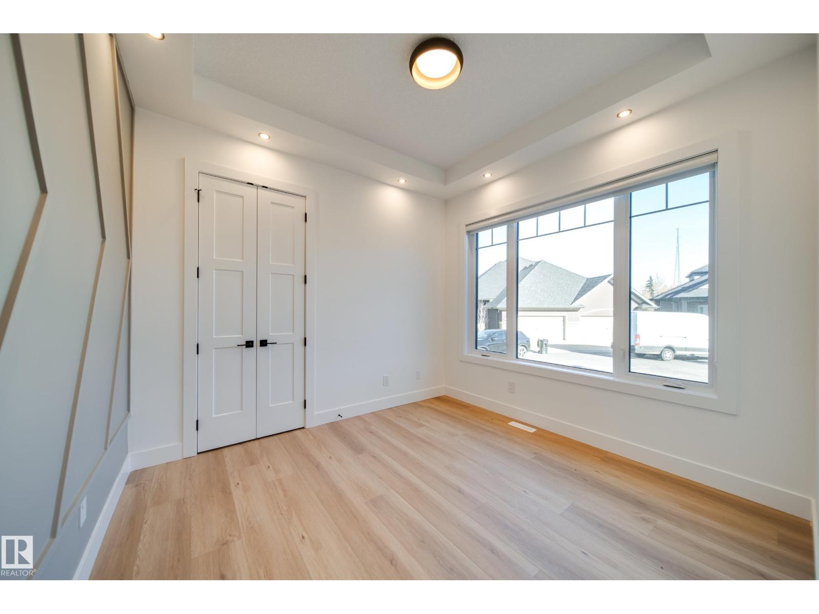 #42 20425 93 AV NW - 13
