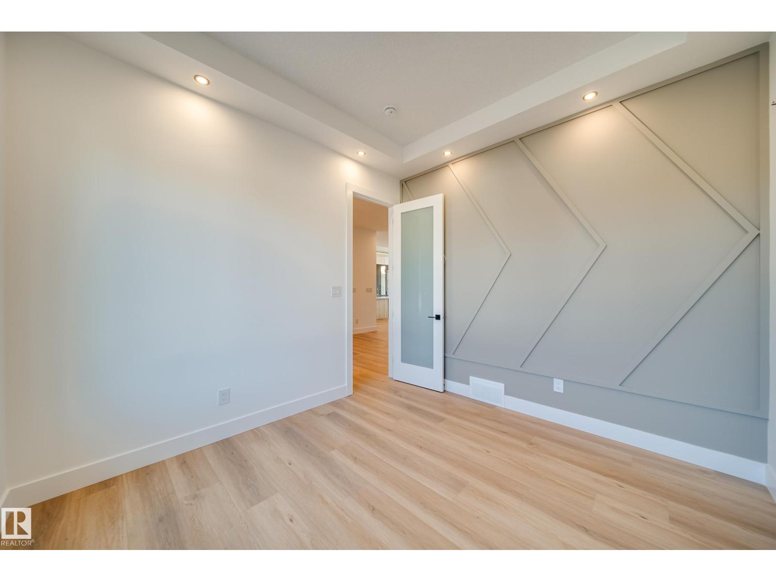 #42 20425 93 AV NW - 14