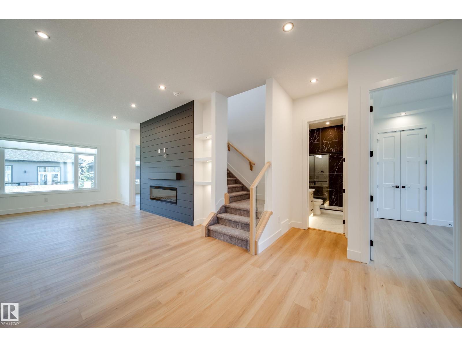 #42 20425 93 AV NW - 16