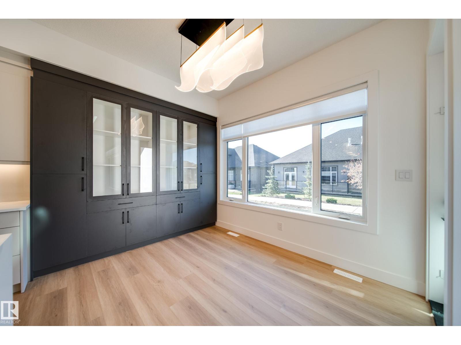 #42 20425 93 AV NW - 25