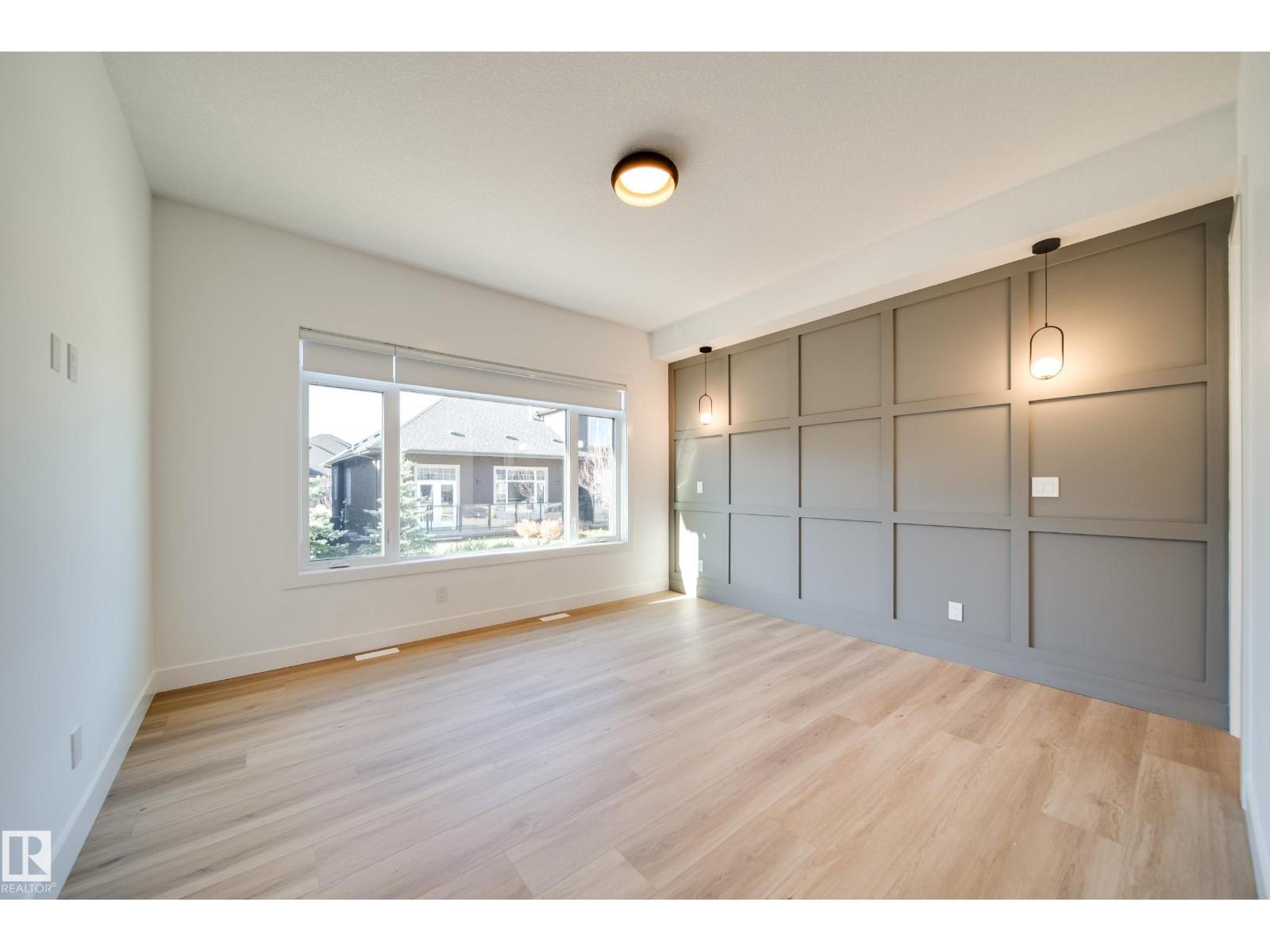 #42 20425 93 AV NW - 33