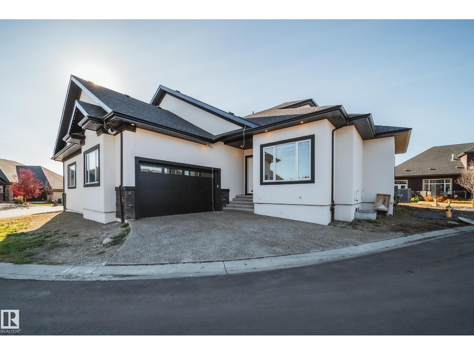 #42 20425 93 AV NW - 64