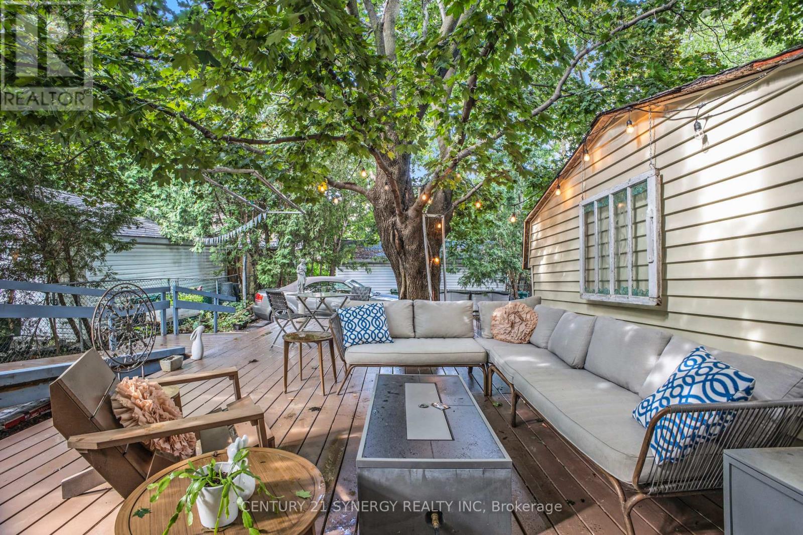 327 RICHELIEU AVENUE - 6