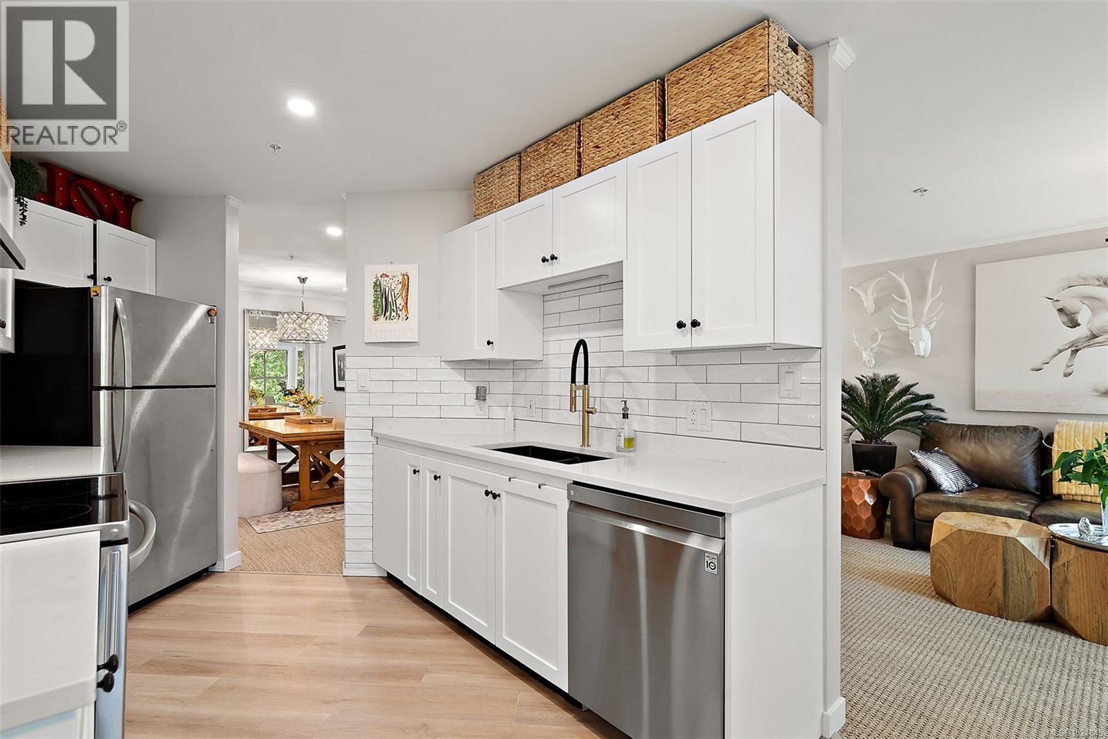 305 3363 Glasgow Avenue, Saanich