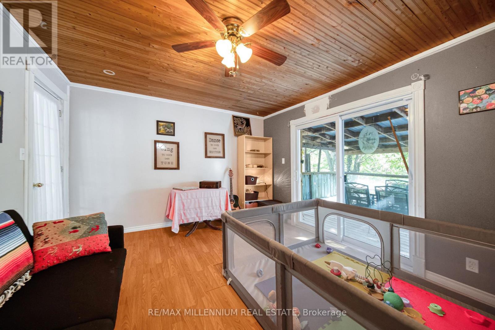 173 BARRIE ROAD - 12