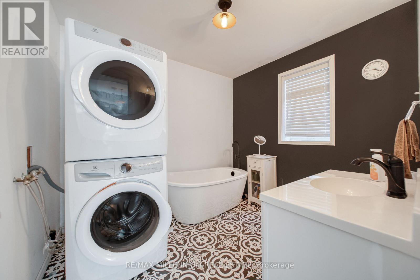 173 BARRIE ROAD - 19
