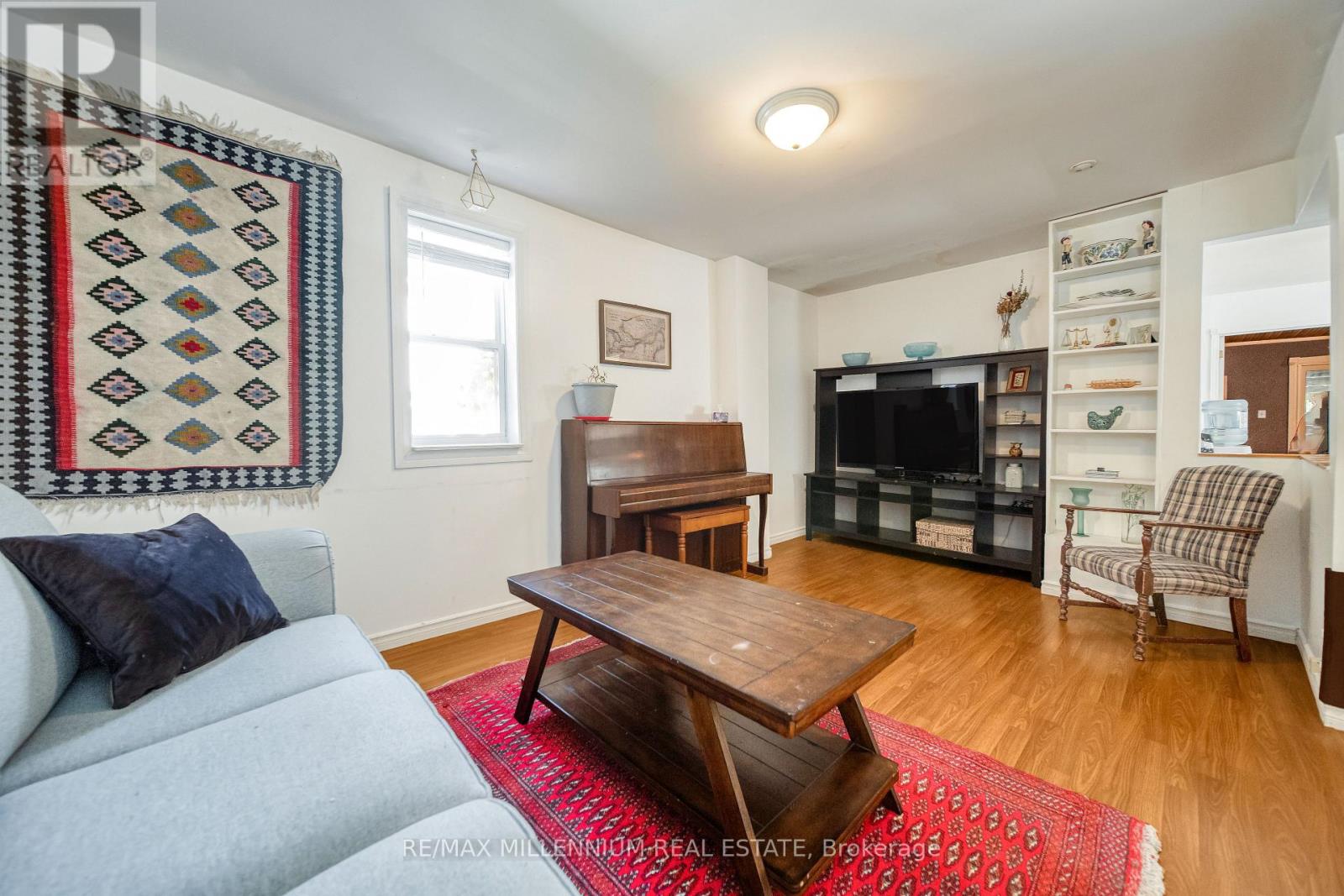 173 BARRIE ROAD - 21