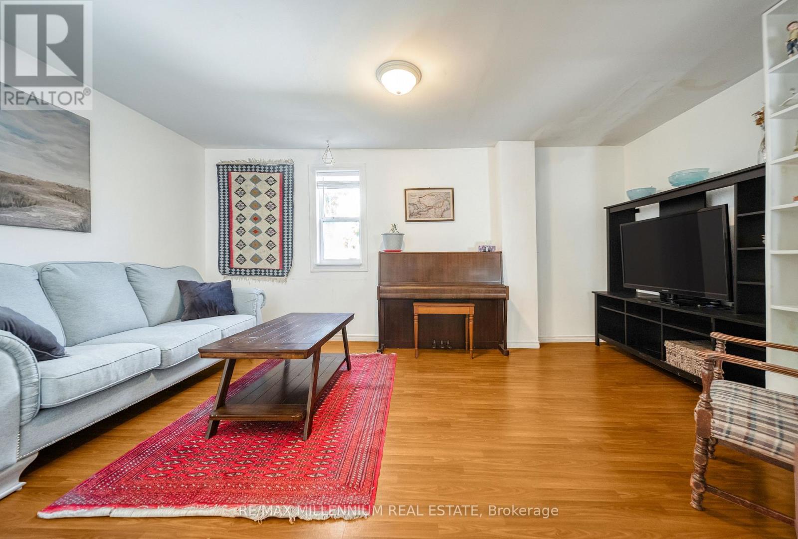 173 BARRIE ROAD - 22