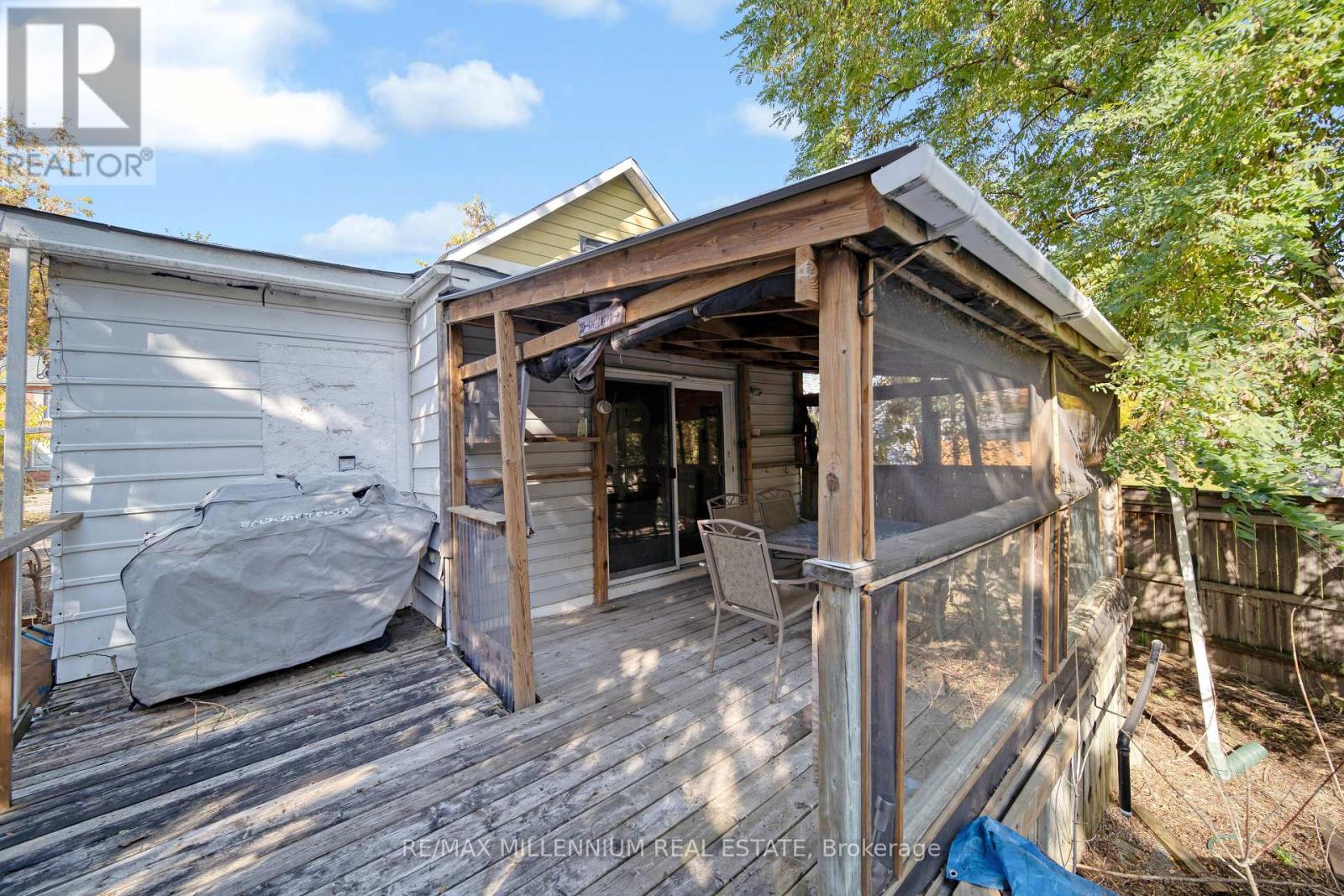 173 BARRIE ROAD - 26