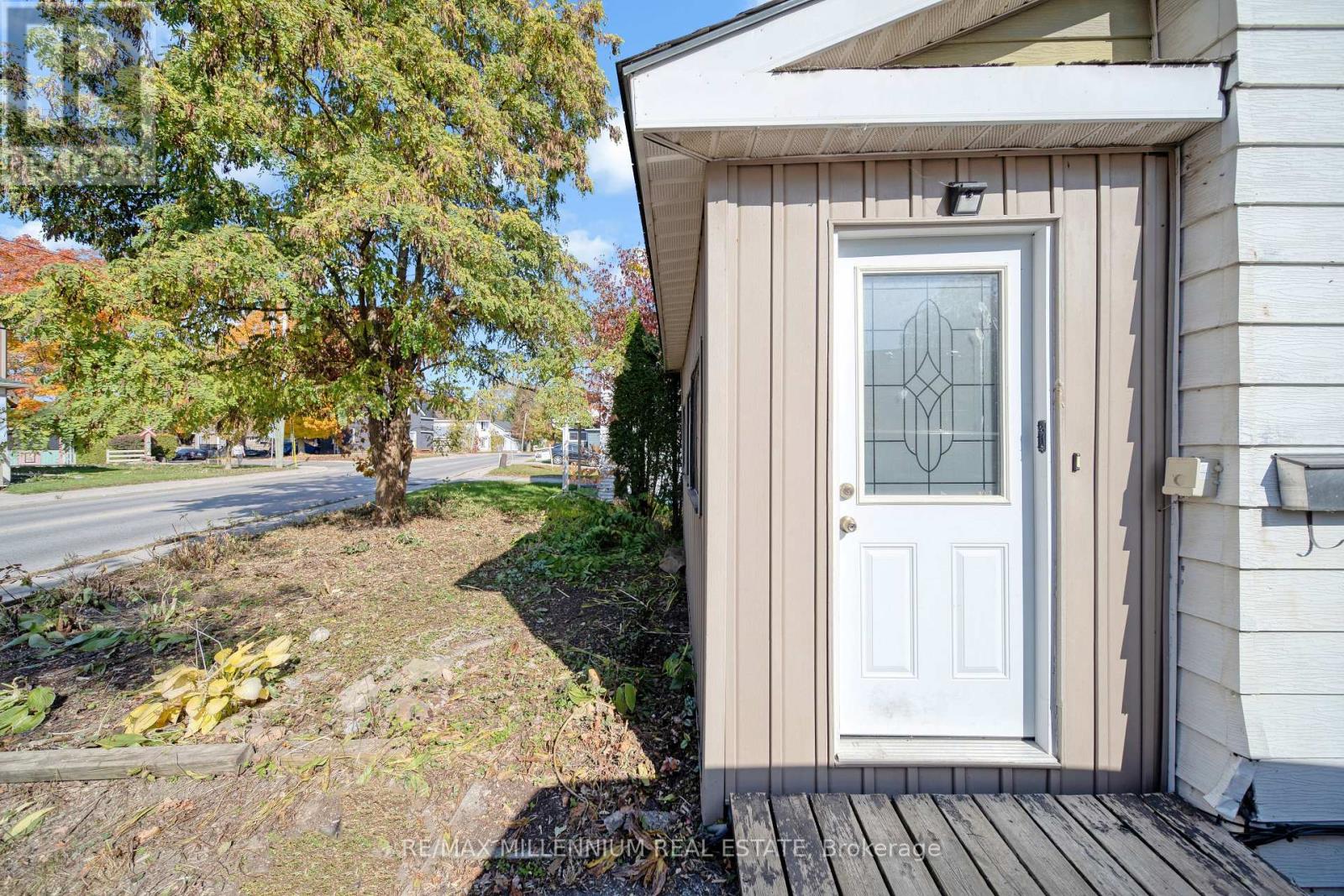 173 BARRIE ROAD - 29