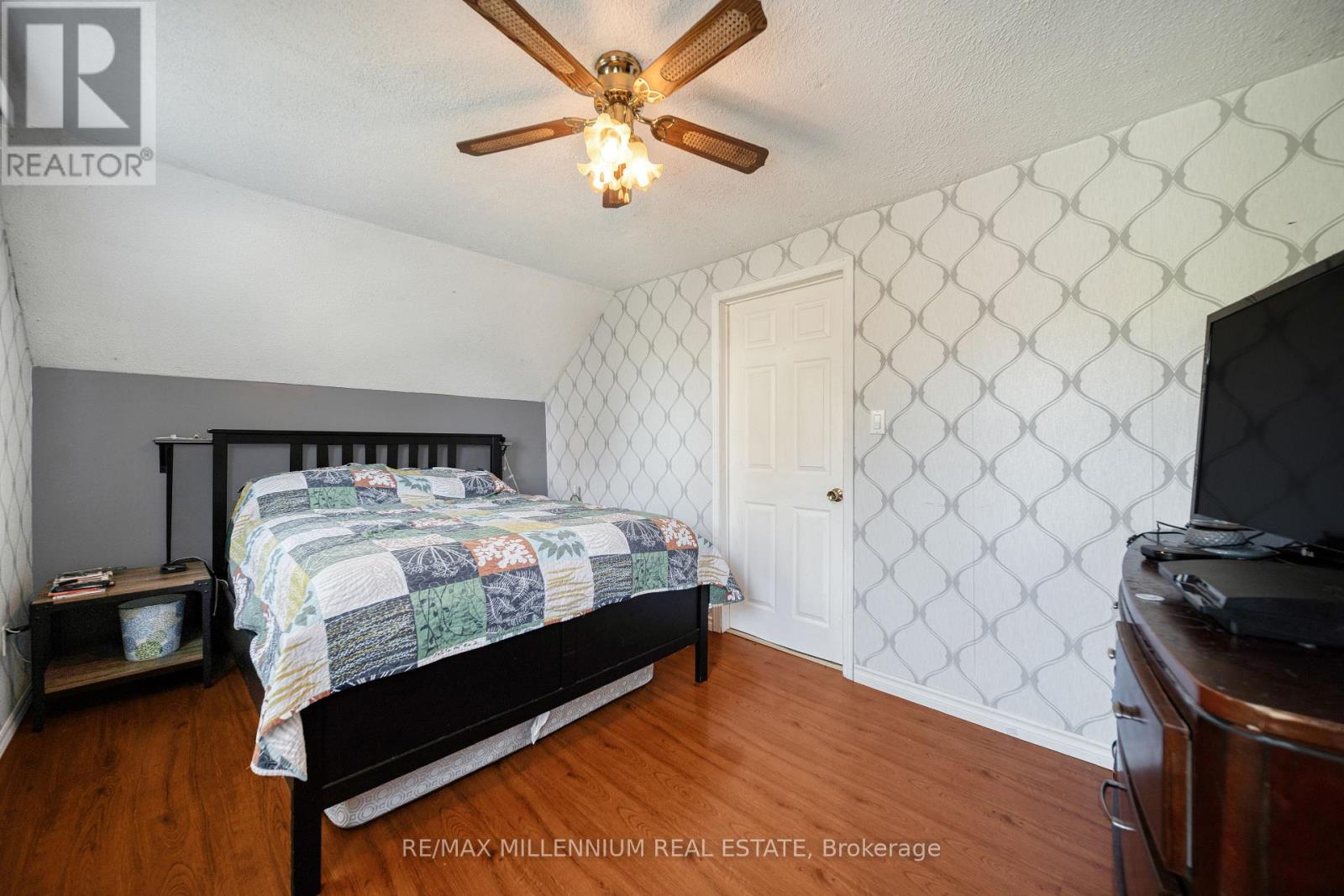 173 BARRIE ROAD - 5