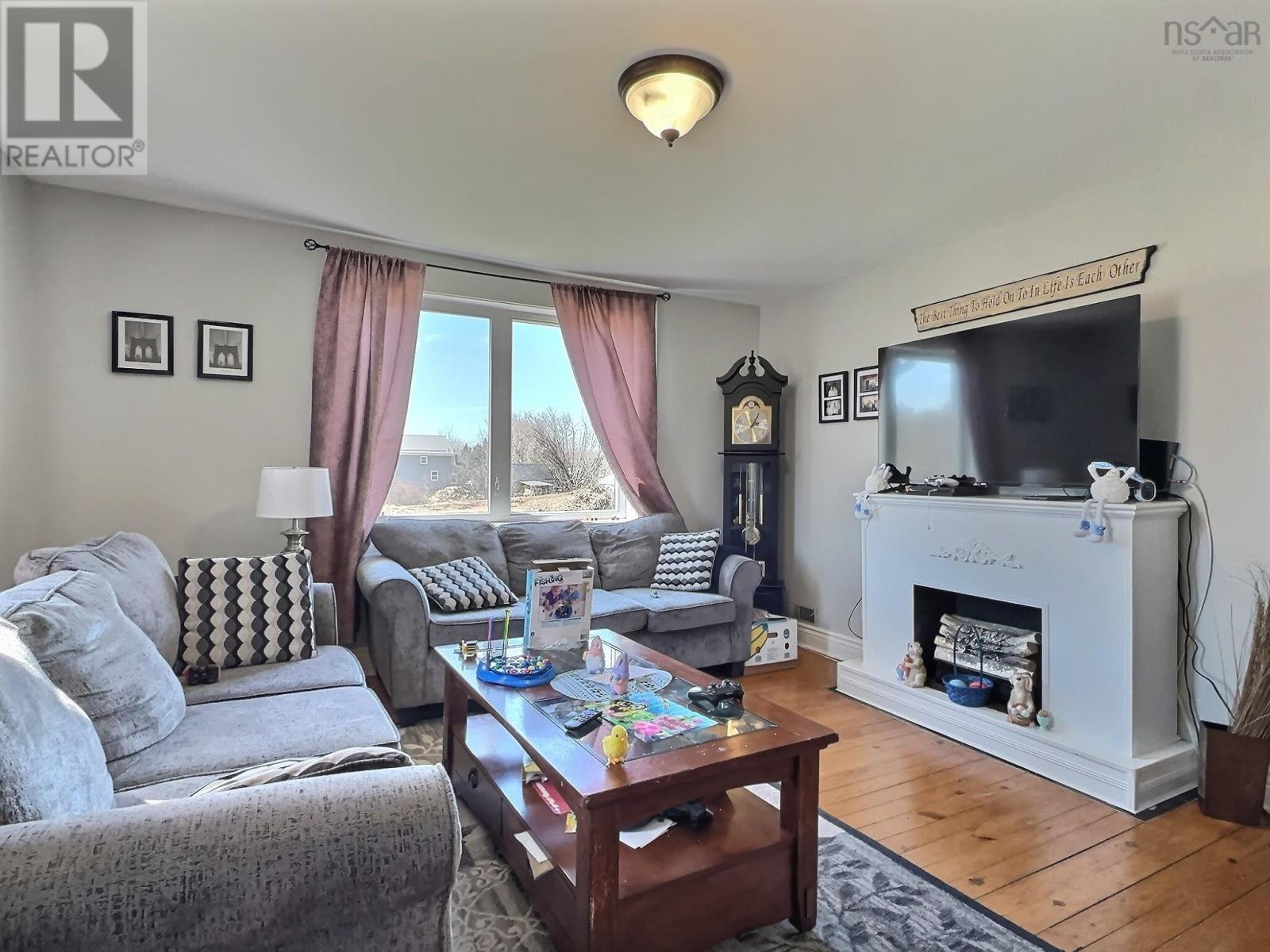 Property 7 of 13 of 1429 East Prince Street