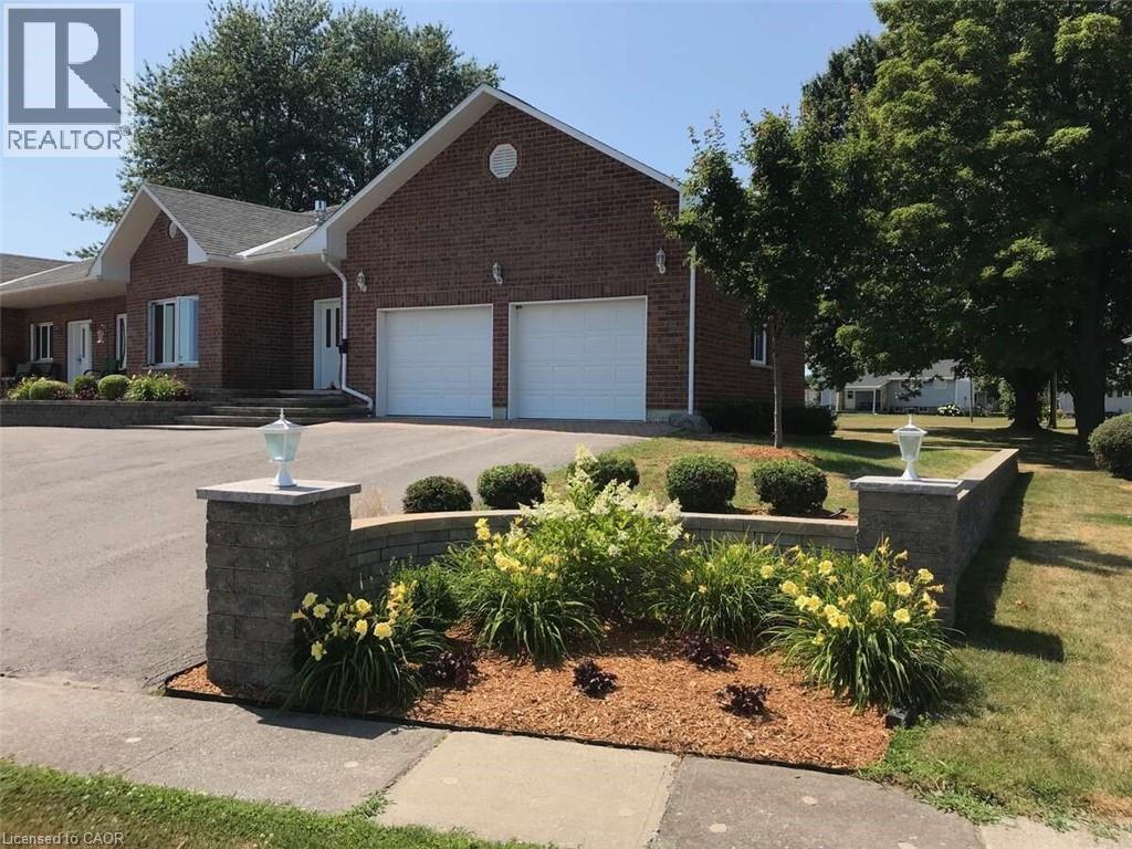 36 ELIZABETH Drive - 3