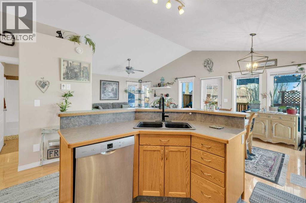 24 Lincoln Street South, Sylvan Lake