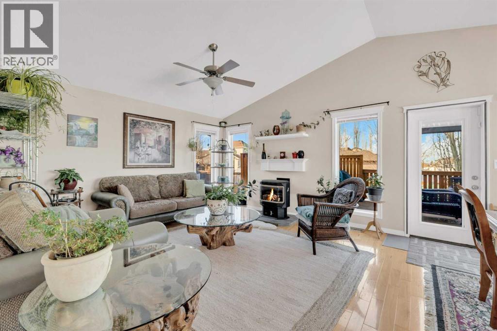 24 Lincoln Street South, Sylvan Lake