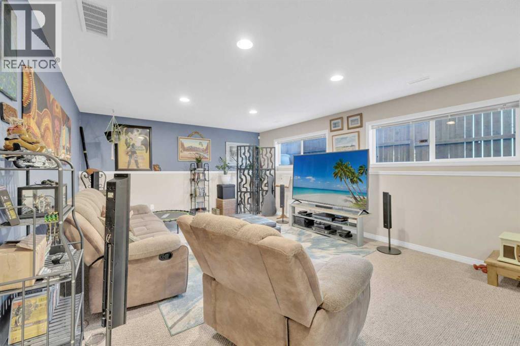 24 Lincoln Street South, Sylvan Lake