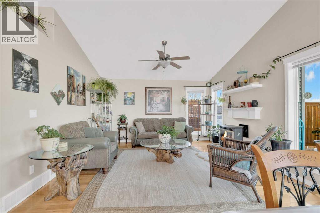 24 Lincoln Street South, Sylvan Lake