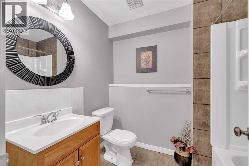 24 Lincoln Street South, Sylvan Lake