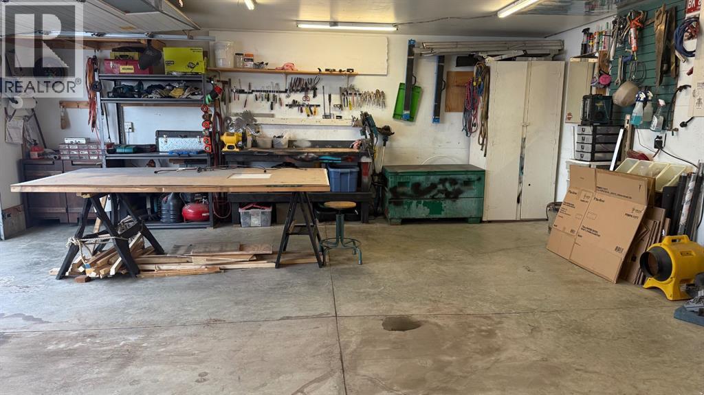 24 Lincoln Street South, Sylvan Lake