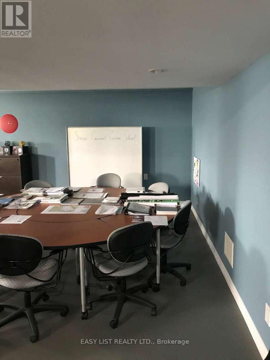 36 ELIZABETH DRIVE - 30