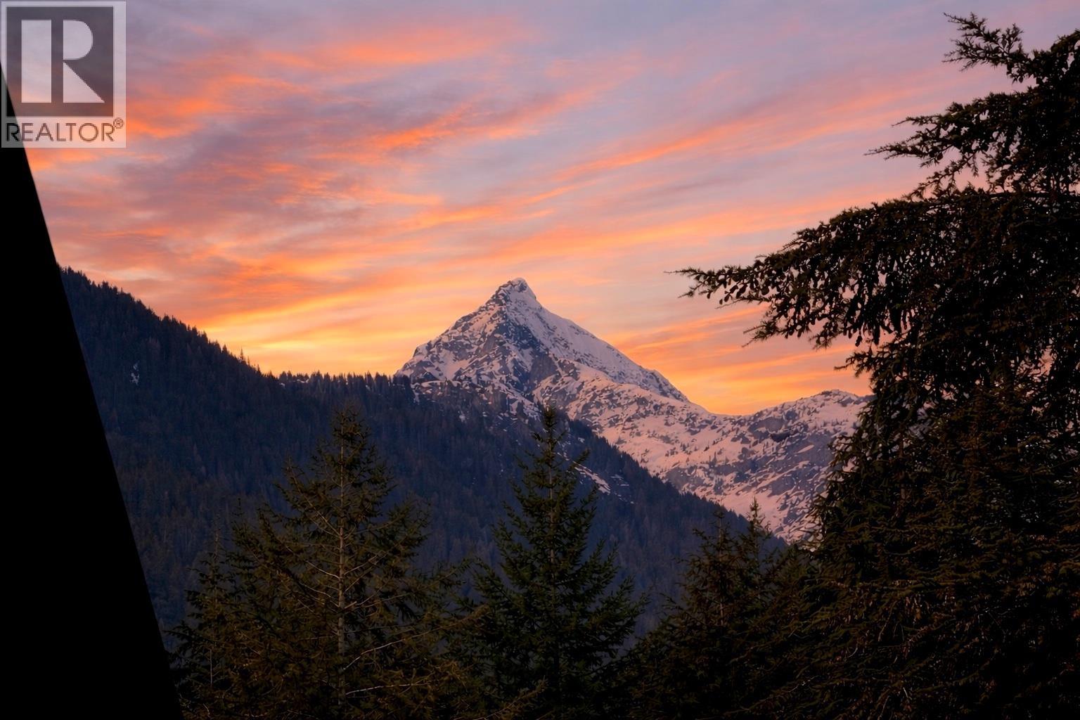 1212 PARKWOOD PLACE, Squamish