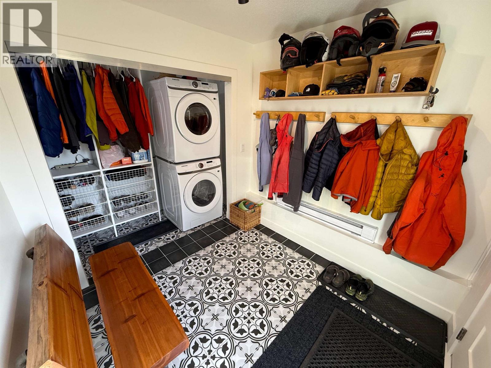 1212 PARKWOOD PLACE, Squamish