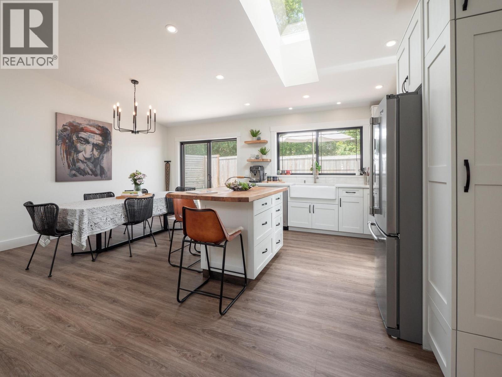 655 DOUGALL ROAD, Gibsons