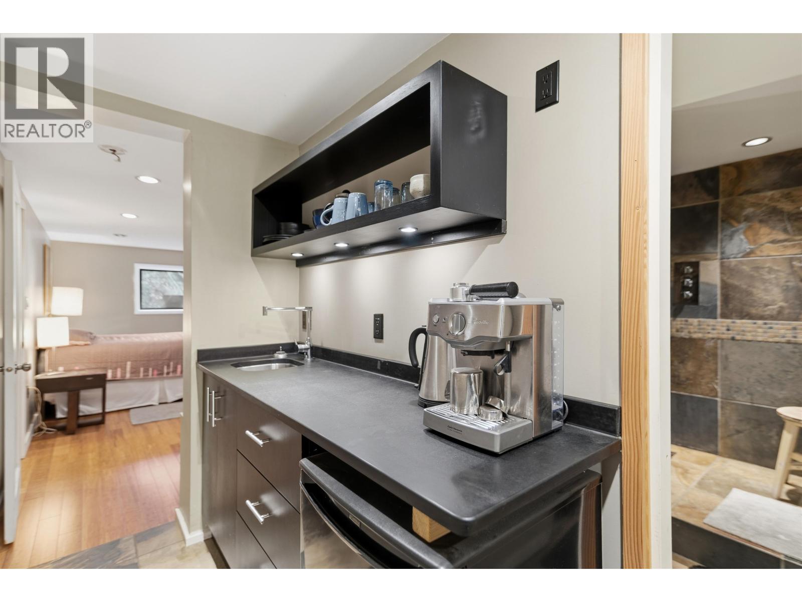 1531 LOCKYER ROAD, Roberts Creek