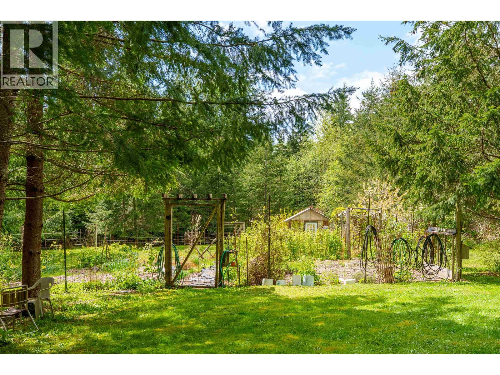 1531 LOCKYER ROAD, Roberts Creek