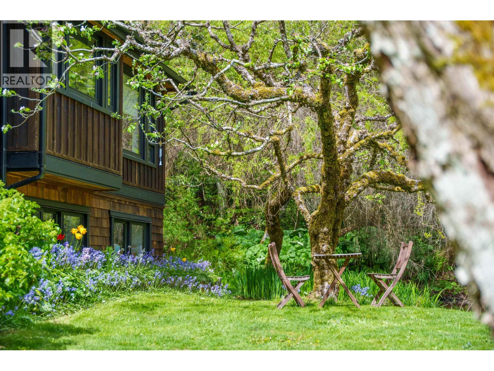 1531 LOCKYER ROAD, Roberts Creek