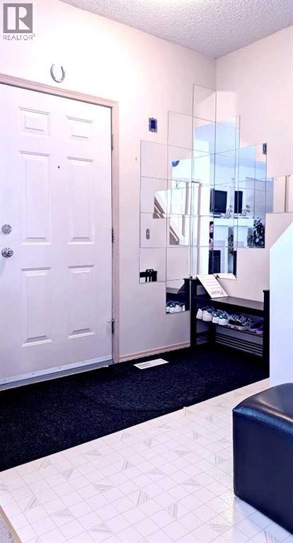 Single Family House for Sale in  Shawbrooke Court SW Shawnessy Calgary 