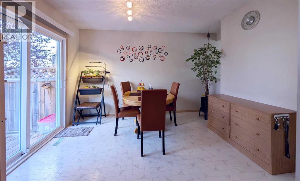 Single Family House for Sale in  Shawbrooke Court SW Shawnessy Calgary 