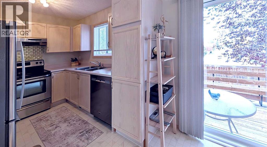 Single Family House for Sale in  Shawbrooke Court SW Shawnessy Calgary 