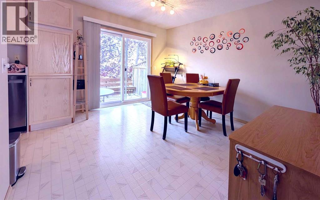 Single Family House for Sale in  Shawbrooke Court SW Shawnessy Calgary 