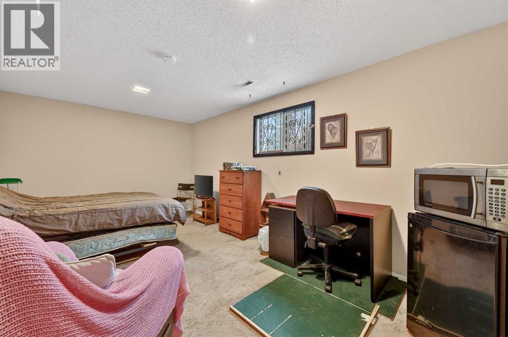 Single Family House Bungalow for Sale in  Bowglen Road NW Bowness Calgary 