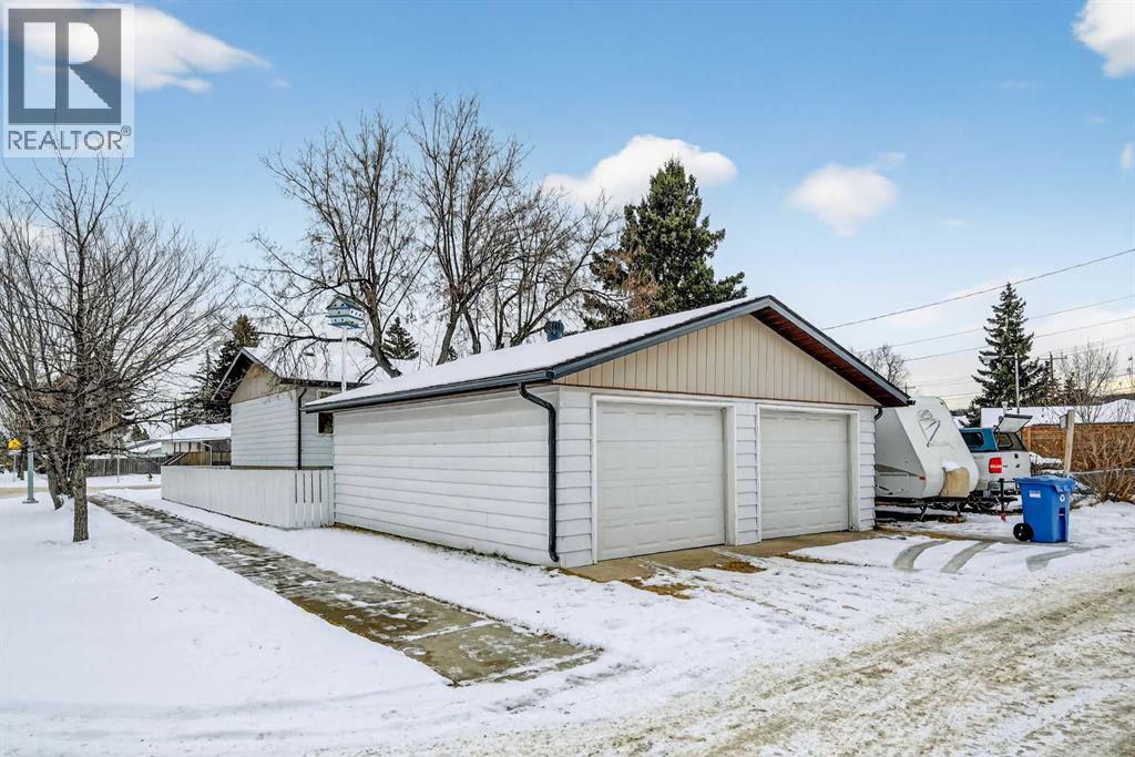 Single Family House Bungalow for Sale in  Bowglen Road NW Bowness Calgary 