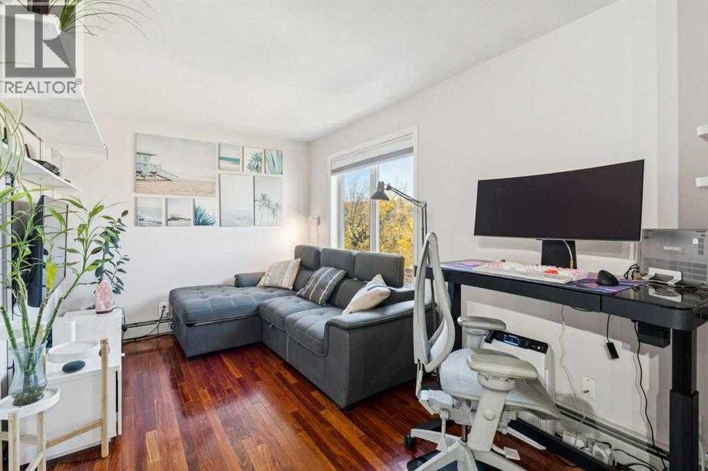 Single Family House for Sale in    Street NW Bowness Calgary 